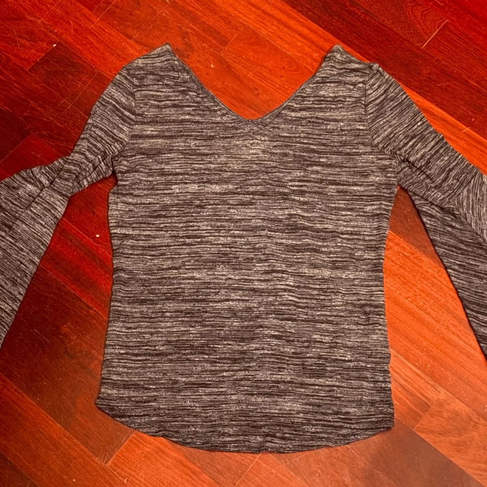 Gray Women's Top flared sleeve size women’s M